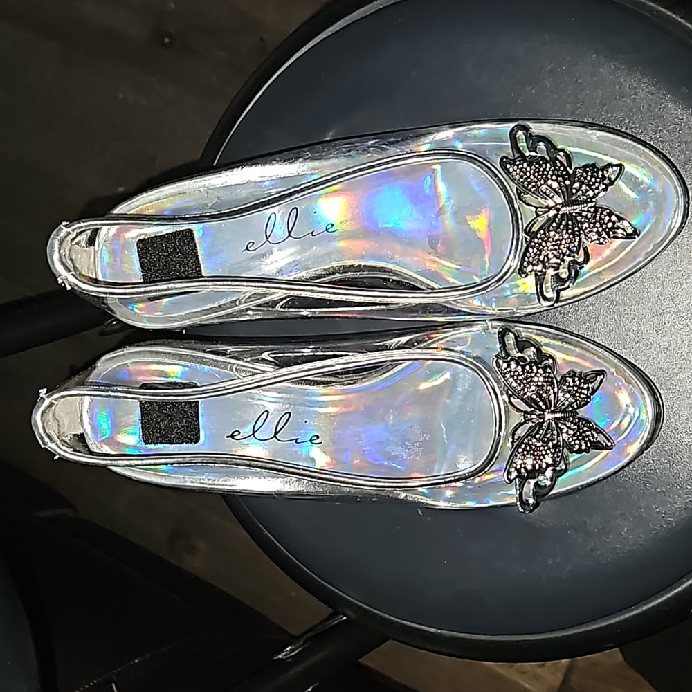 Shoes - Picture 5 of 6